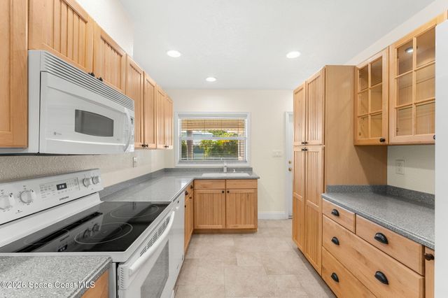 921 S Brevard Avenue, Cocoa Beach, FL 32931