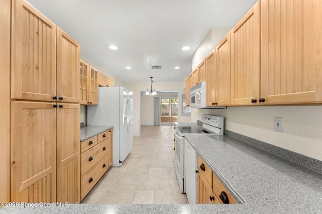 921 S Brevard Avenue, Cocoa Beach, FL 32931