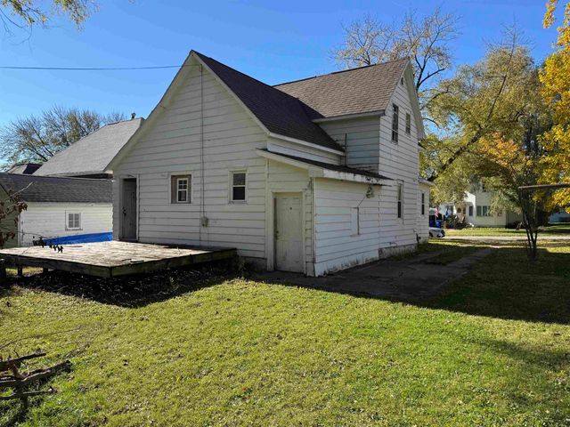 141 NW 2nd Avenue, Oelwein, IA 50662
