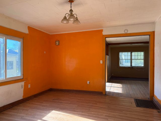 141 NW 2nd Avenue, Oelwein, IA 50662