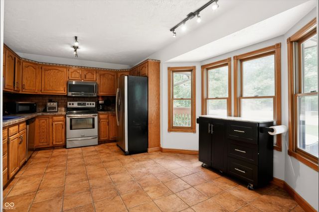 8265 S Metzel Lane, Nineveh, IN 46164