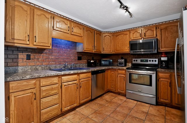 8265 S Metzel Lane, Nineveh, IN 46164