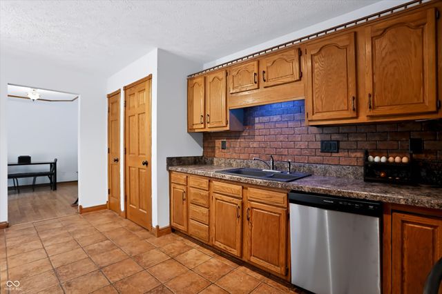8265 S Metzel Lane, Nineveh, IN 46164