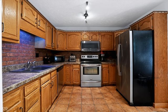 8265 S Metzel Lane, Nineveh, IN 46164