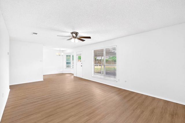 6005 Stardust Drive S, Watauga, TX 76148