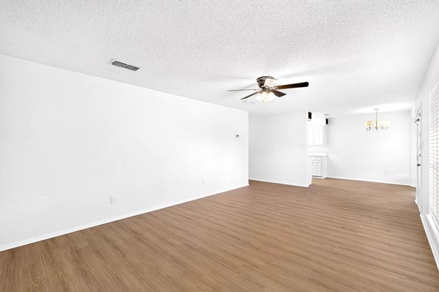 6005 Stardust Drive S, Watauga, TX 76148