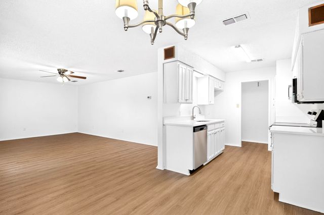 6005 Stardust Drive S, Watauga, TX 76148