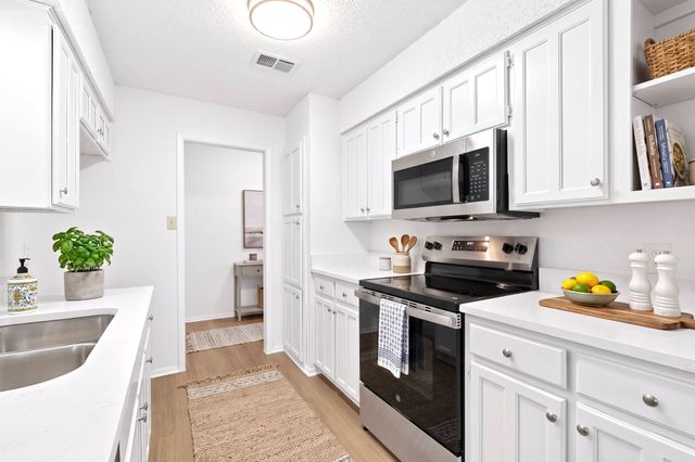 6005 Stardust Drive S, Watauga, TX 76148
