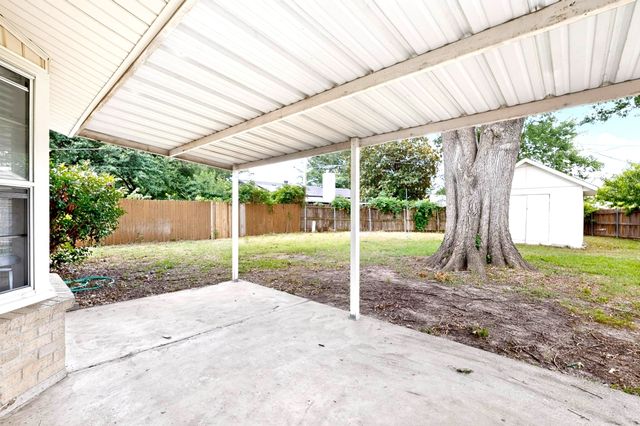 6005 Stardust Drive S, Watauga, TX 76148
