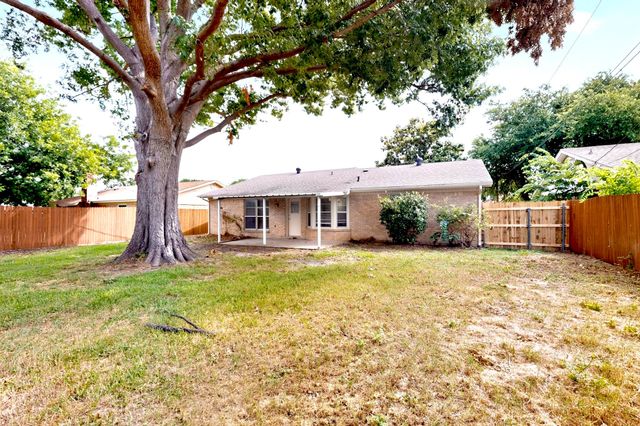 6005 Stardust Drive S, Watauga, TX 76148