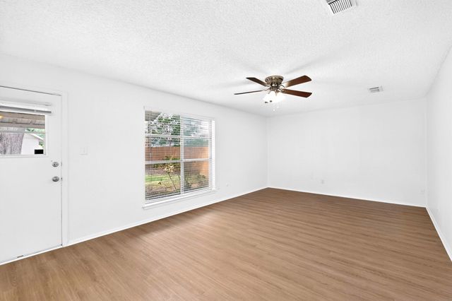 6005 Stardust Drive S, Watauga, TX 76148