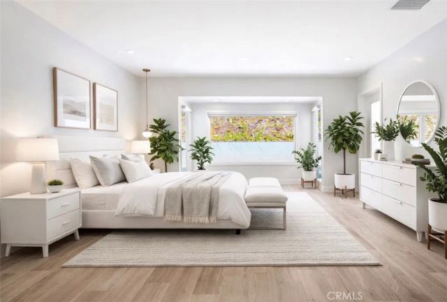 4450 Hayvenhurst, Encino, CA 91436