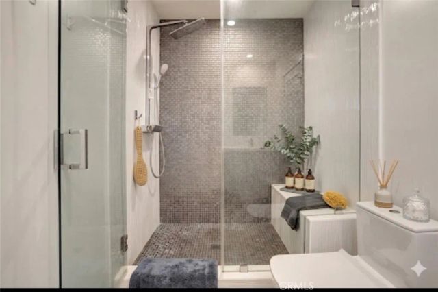 4450 Hayvenhurst, Encino, CA 91436