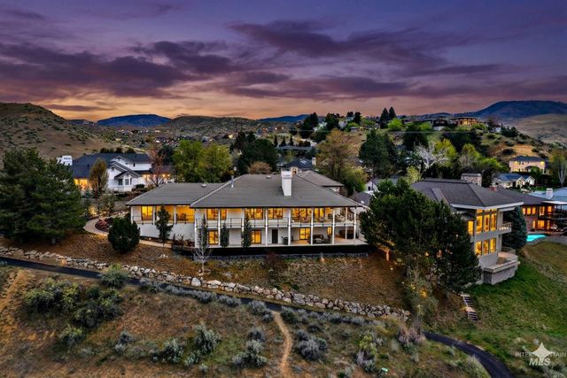 329 W Thornberry Dr, Boise, ID 83702