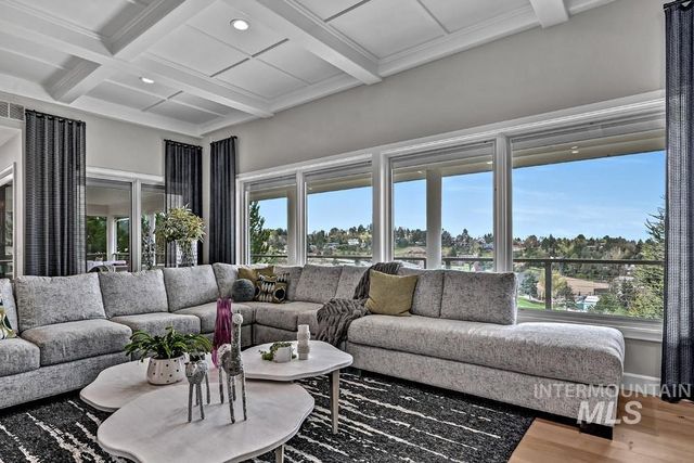 329 W Thornberry Dr, Boise, ID 83702
