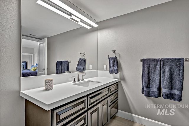 329 W Thornberry Dr, Boise, ID 83702