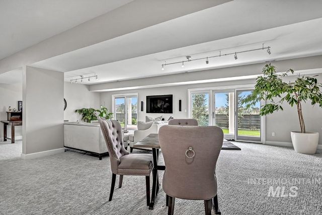 329 W Thornberry Dr, Boise, ID 83702
