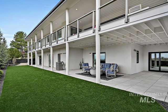 329 W Thornberry Dr, Boise, ID 83702