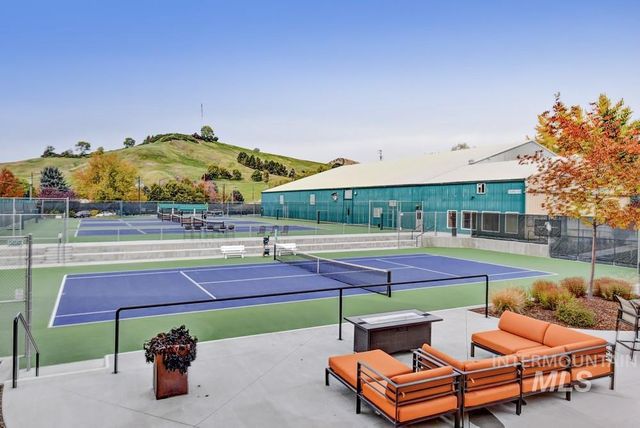 329 W Thornberry Dr, Boise, ID 83702