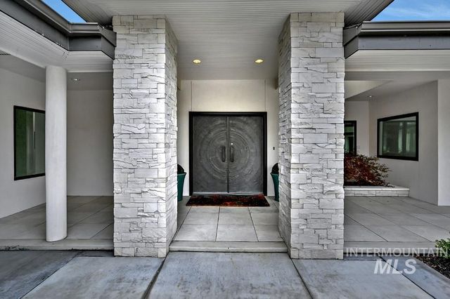 329 W Thornberry Dr, Boise, ID 83702