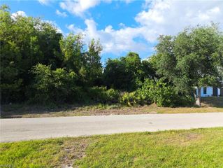 2904 3rd ST W, Lehigh Acres, FL 33971