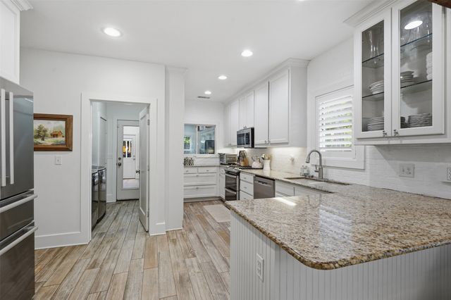 2208 Western Avenue, Fort Worth, TX 76107