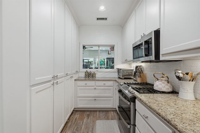 2208 Western Avenue, Fort Worth, TX 76107
