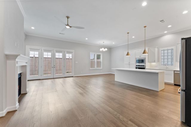 114 Magnolia Green Street, The Woodlands, TX 77384