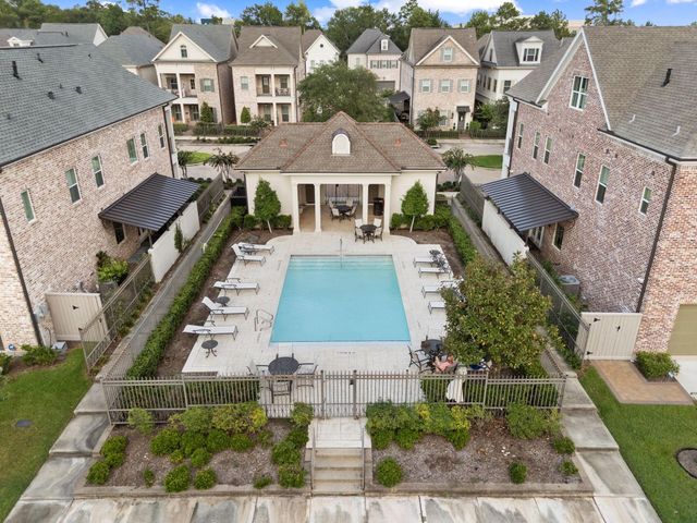 114 Magnolia Green Street, The Woodlands, TX 77384