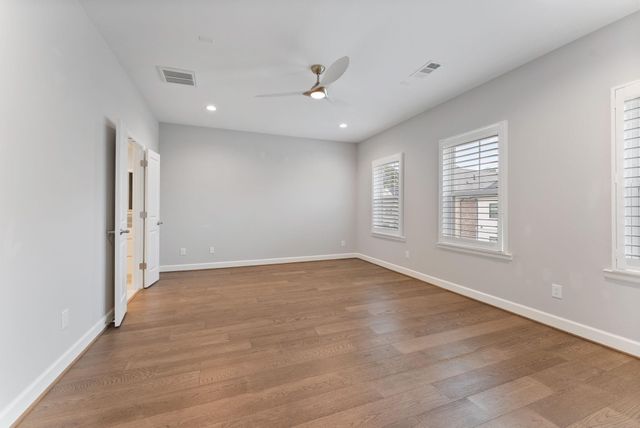 114 Magnolia Green Street, The Woodlands, TX 77384