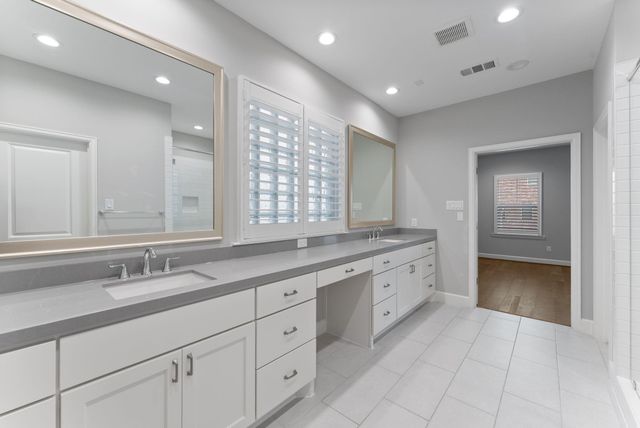 114 Magnolia Green Street, The Woodlands, TX 77384