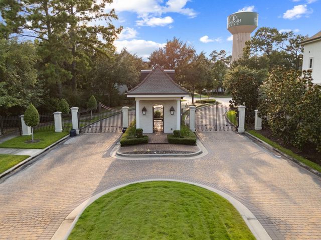 114 Magnolia Green Street, The Woodlands, TX 77384