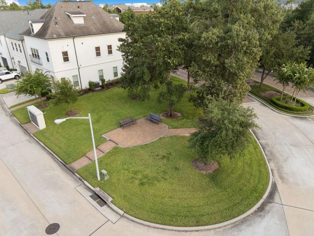 114 Magnolia Green Street, The Woodlands, TX 77384