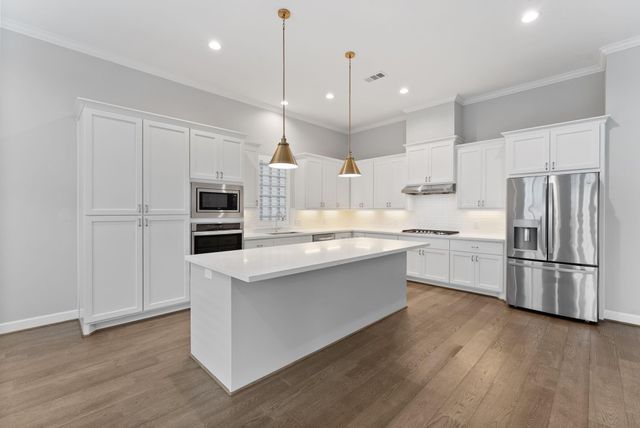 114 Magnolia Green Street, The Woodlands, TX 77384