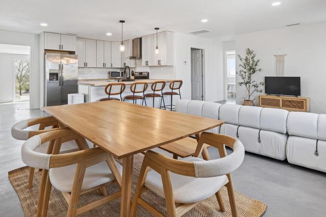 2071 Border Avenue, Joshua Tree, CA 92252