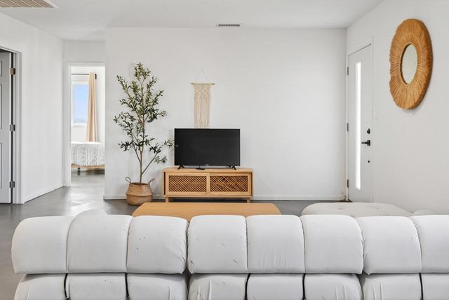 2071 Border Avenue, Joshua Tree, CA 92252