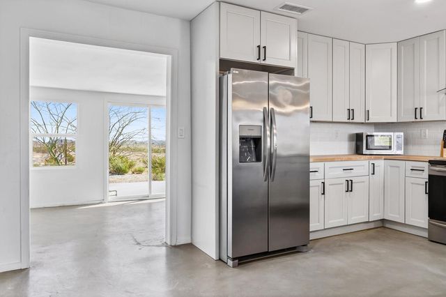 2071 Border Avenue, Joshua Tree, CA 92252