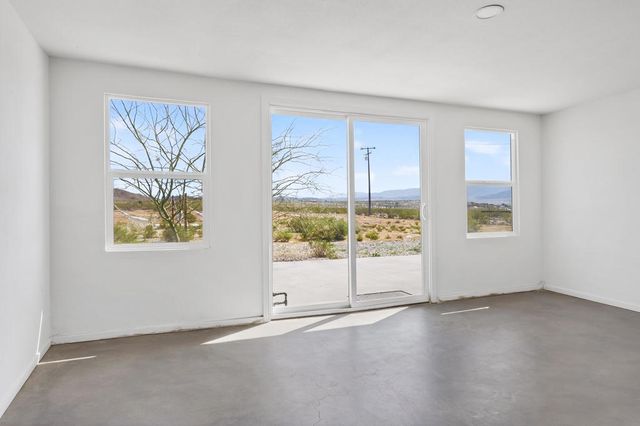 2071 Border Avenue, Joshua Tree, CA 92252