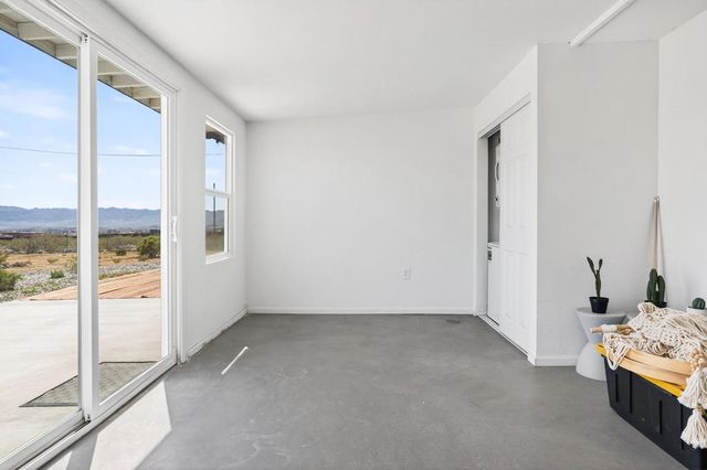 2071 Border Avenue, Joshua Tree, CA 92252