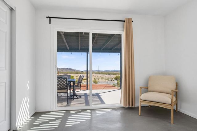 2071 Border Avenue, Joshua Tree, CA 92252