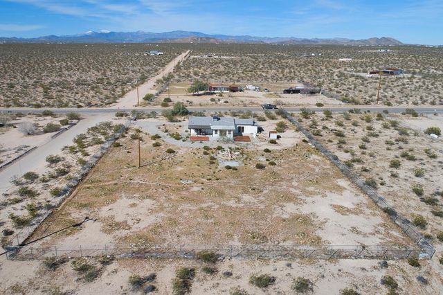 2071 Border Avenue, Joshua Tree, CA 92252