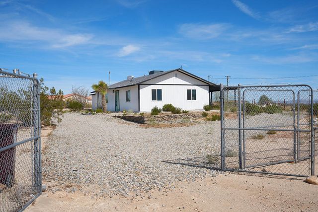 2071 Border Avenue, Joshua Tree, CA 92252