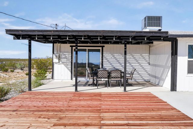 2071 Border Avenue, Joshua Tree, CA 92252