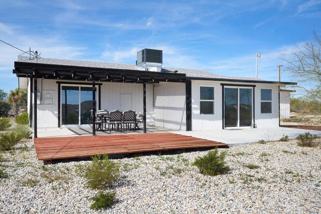 2071 Border Avenue, Joshua Tree, CA 92252