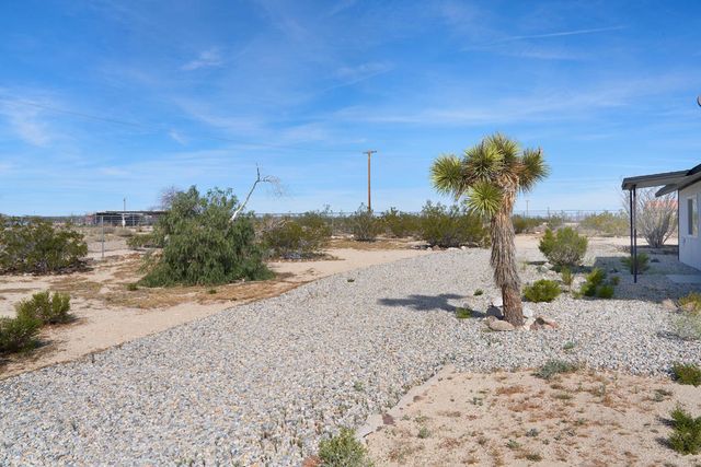 2071 Border Avenue, Joshua Tree, CA 92252