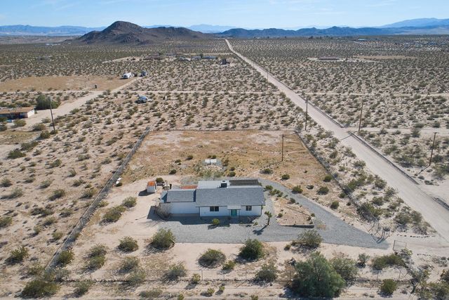 2071 Border Avenue, Joshua Tree, CA 92252
