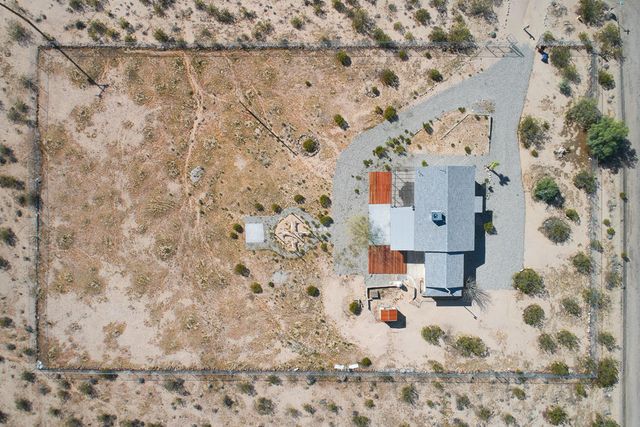 2071 Border Avenue, Joshua Tree, CA 92252