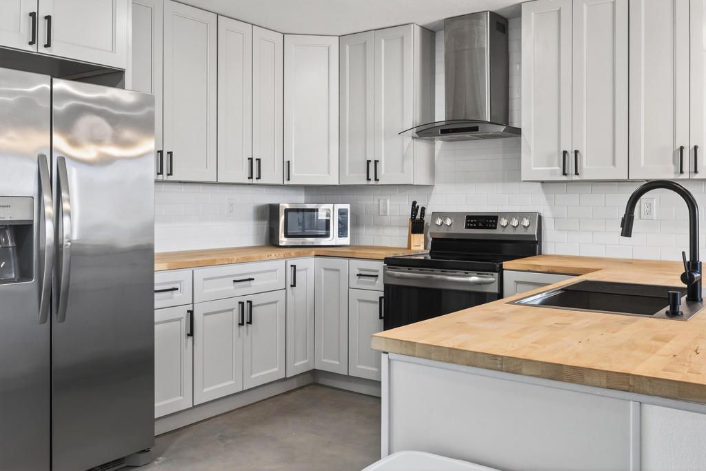 Image 13 of property listing at 2071 Border Avenue, Joshua Tree, CA 92252