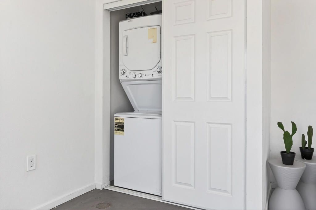 Image 23 of property listing at 2071 Border Avenue, Joshua Tree, CA 92252