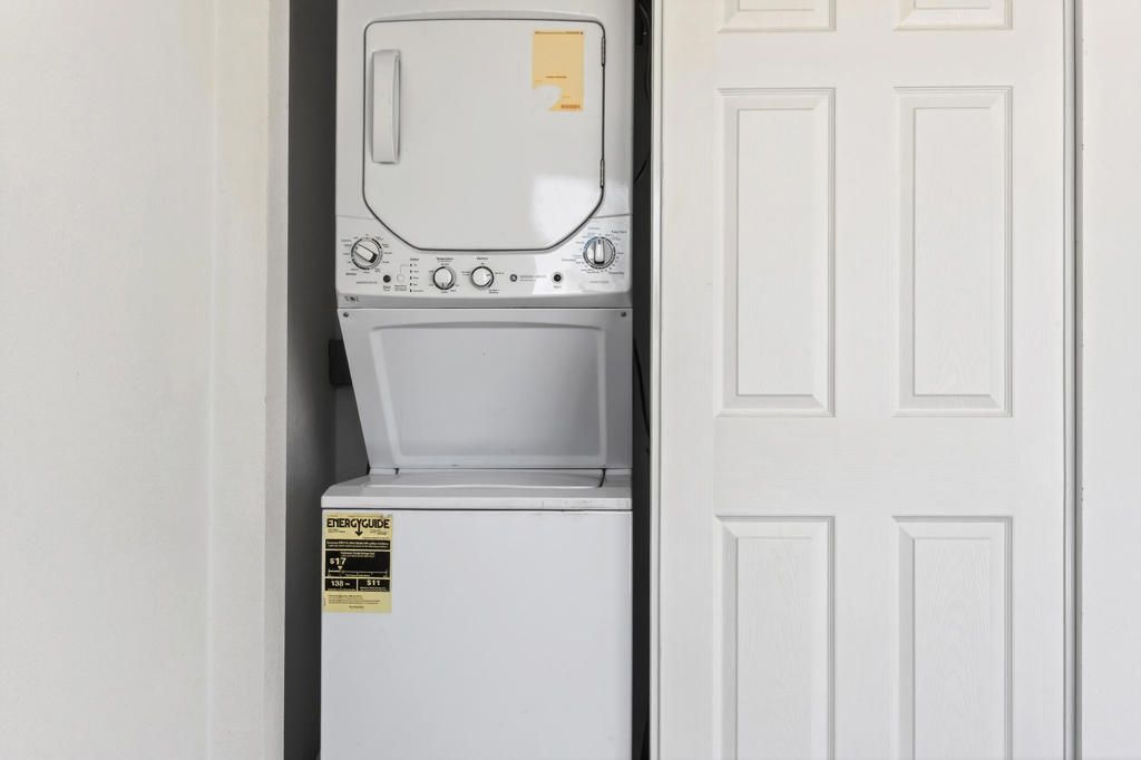 Image 24 of property listing at 2071 Border Avenue, Joshua Tree, CA 92252